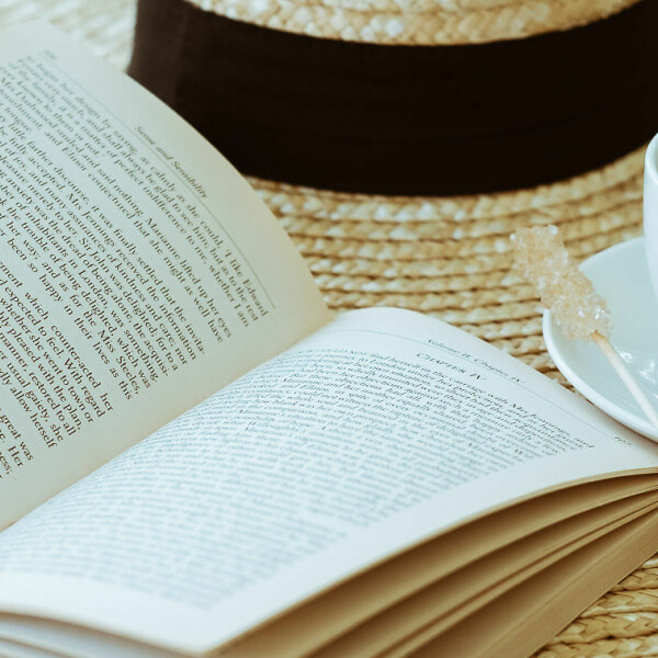 INTERNATIONAL LITERACY DAY – Why you should include paper books in your reading diet